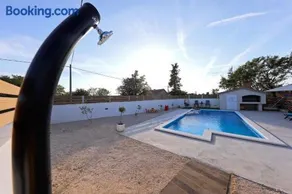 Holiday house MIA - Image 3