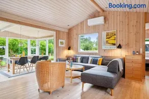 Njoy Your Holiday In A Charming And Well-Maintained Holiday Home Near The Child-Friendly Begtrup Vig Beach Surrounded By Nature And Tranquillity - Image 2