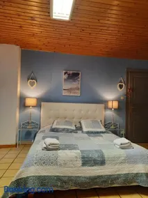 Romantic Studio Center - Image 1