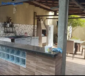 Casa com piscina e área gourmet próximo à praia - Image 5