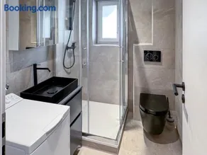 STAYY Urban Base Premium Apartment - 24h Self Check-in with free Parking - Image 4
