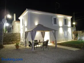 Vikou House - Nestled in One of Zakynthos Oldest Villages A Tranquil Retreat Close to Renowned Beaches Offering Authentic Zakynthian Hospitality By Villa Mana Gers - Image 2