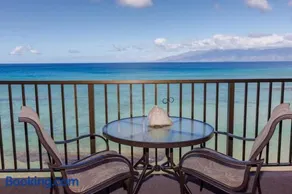 Kaleialoha 413- Remodeled Top floor and direct oceanfront views - Image 1