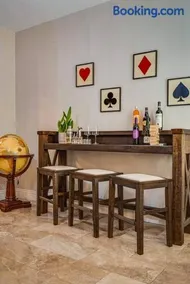 6BR Luxe Vegas Villa • Heated Pool, Spa & Games - Image 2
