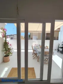 Spacious 4 bedroom townhouse with terraces and garage - Image 3