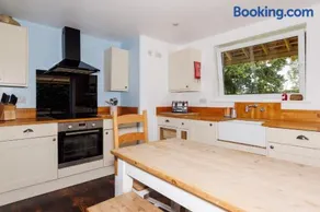 Lux Countryside Haven Mins to Beach Garden - Image 3
