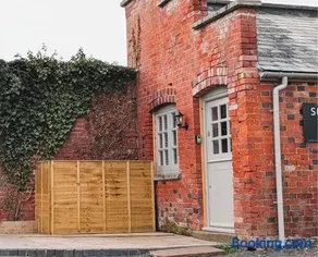 The Apple Store Cottage at Cefn Tilla - Image 1