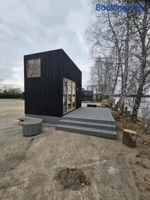 Piestātne Riverside Cabin with Sauna, Hot Tub & Private Pier - Image 3