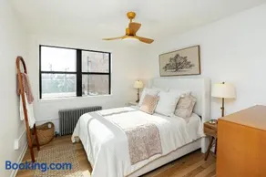 Spacious Story City Retreat Prime Location - Image 2