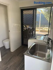 3x1 unit at back of main house - Image 2