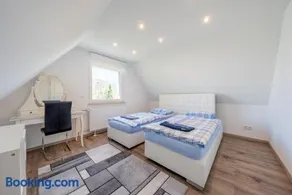 up to 3 private rooms with 2 bathrooms - Image 3