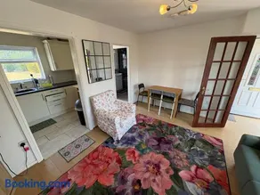 EMA Kegworth 3 bedrooms house 4 beds- private drive way - Image 2