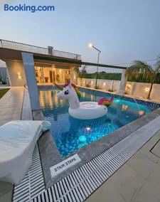 Soil & splash Luxury nature stay with pvt pool - Image 4