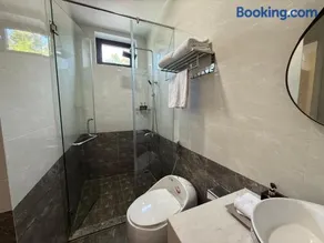Golden Sunshine Villa - Image 3