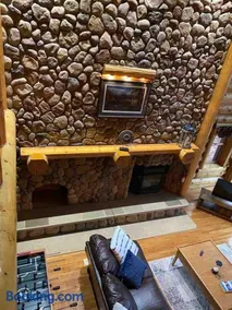 Cabin with Hot Tub on the River - Image 1