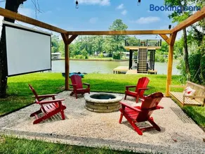 The Benjamin I - 2022 Built Luxury Retreat with Backyard Paradise with Hot Tub Outdoor Movie Screen Dock & Boat Rental - Image 1