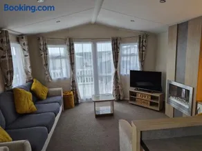 Bude Caravan Caromax - Families and Couples Only - Image 4