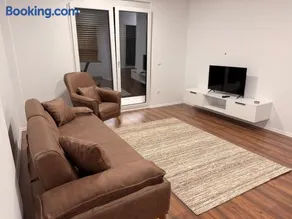 Central City Apartment with Mountain View - Image 5