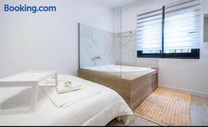 Cute Apartment With Jacuzzi - Image 3