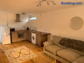 2 bedroom bungalow close to the sea - Image 4