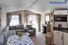 Finest Retreats - Beachlands - Image 1
