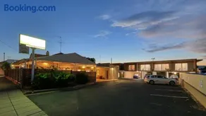 Court Street Motel - Image 5