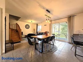 Le Clos Andrée - Charmante maison 8 personnes - 5 lits - Climatisation réversible RDC - Parking 3 véhicules - Garage - Zone Nord Montauban - Terrasse et jardin - Image 2