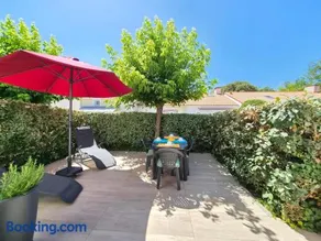 AGREABLE APPARTEMENT REFAIT A NEUF DANS UNE RESIDENCE DE VACANCES - Image 1