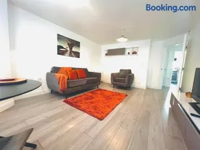 Shazeal Apartment Tipton - Image 3