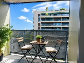 Bright Studio with Balcony, Tram 17, Gaillard, Geneva - Image 1