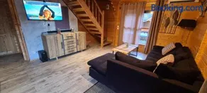 Chalet chaleureux à Orlu avec Jacuzzi et vue sur la montagne - Image 3
