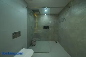 Lake Breeze Resort - Image 3