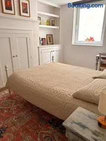 Large flat with garden view near Bath centre - Image 3