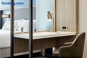 SpringHill Suites by Marriott Lincolnwood - Image 3
