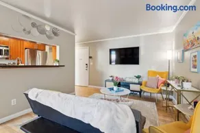 Vibrant 2bed Condo - Stroll to SEA Space Needle - Image 2