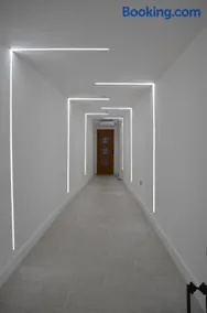 Deluxe and Modern Studio Apartment in Sydenham - Image 4
