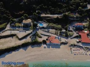 Petani Beach Suites - Image 3