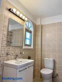 Midea's holiday villa - Image 3