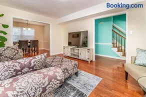 Centrally Located Spacious Abode - Image 5
