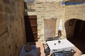 400YR Farmhouse in Xaghra Gozo - Entire Farmhouse - Image 4