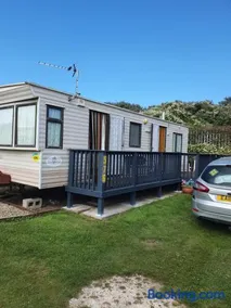 Fantasy Island 6 Berth 576 - Image 1