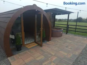 Blackditch hideaway cabin - Image 1