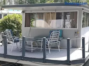 Large House Boat - Image 4