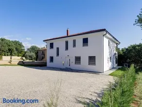 Apartment Aria - Image 1