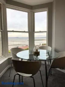Morecambe sea view apartment 203 - Image 3