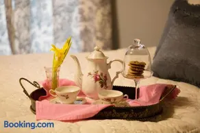 Bees B & B - Image 2