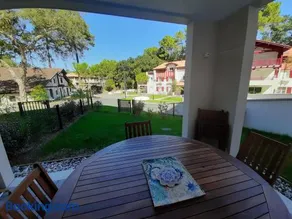 Appartement de standing avec jardin privatif, proche du lac et du centre, parking inclus - Image 2