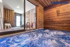 Chalet Luxe spacieux, Piscine chauffée, vue lac et montagnes, proximité immédiate pistes - Image 2