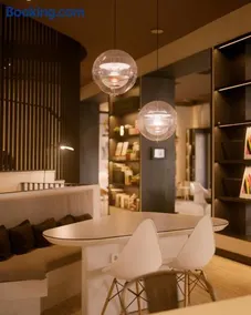 Pol & Grace Hotel - Image 1