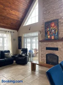 Waterfront Retreat with Spa and Maisonette - Image 1